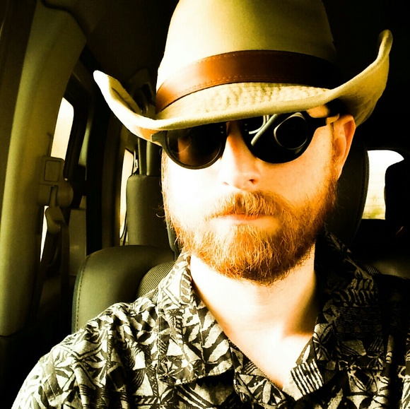 Meet your Posher, Andrew - Picture 2 of 2